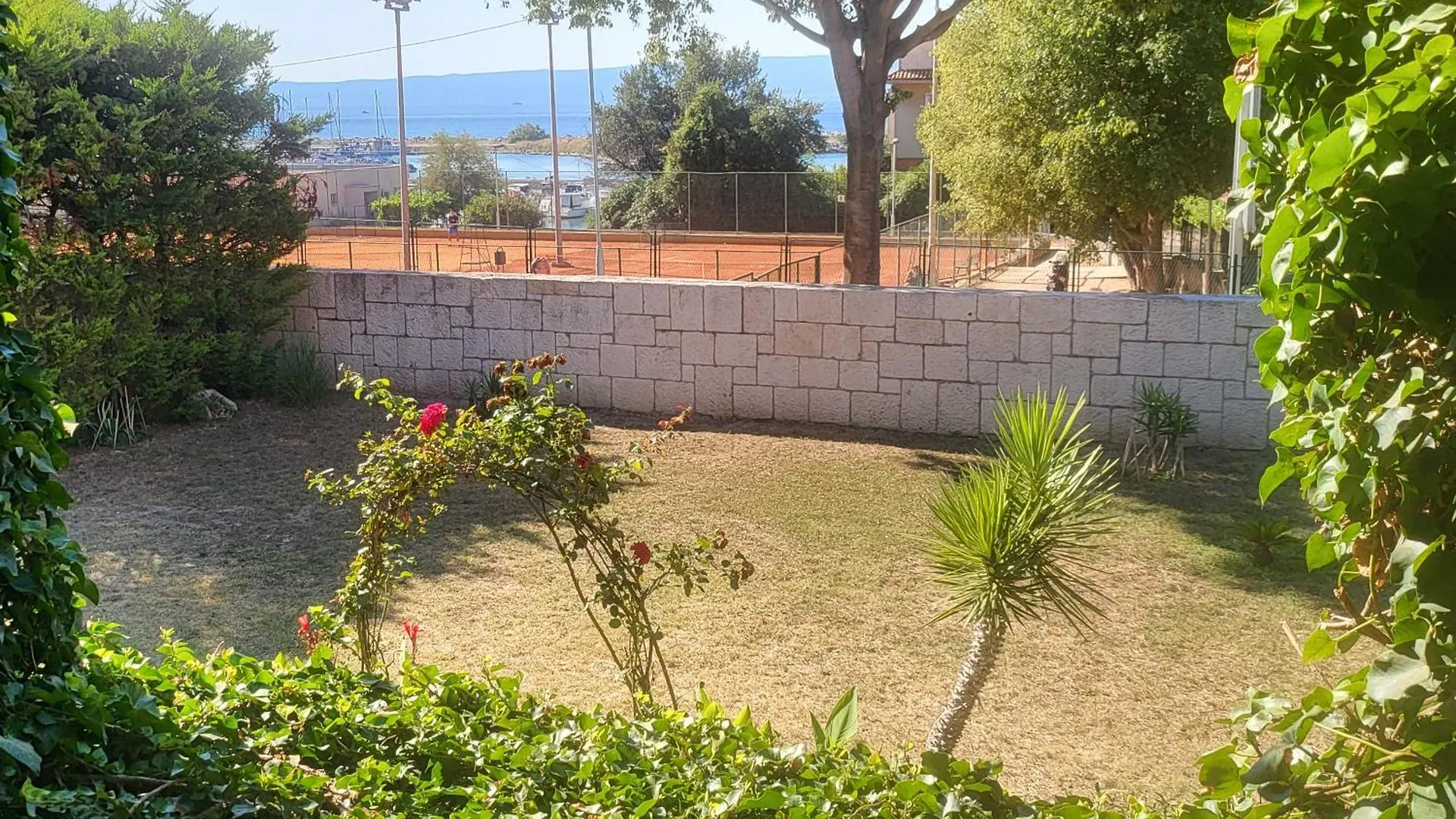 Beach Villa Apartment On Top Location, With Pool, Sea View And Exotic Garden 스플리트 크로아티아