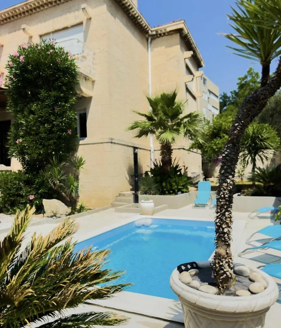 Beach Villa Apartment On Top Location, With Pool, Sea View And Exotic Garden Split